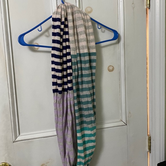 Scarf bundle : AEO multi color striped infinity scarf and others - Picture 3 of 4